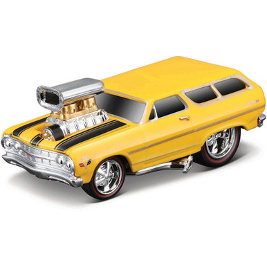 1965 Chevrolet Chevelle Wagon Muscle Machines - Yellow 1:64 Scale Diecast  Model Car by Muscle Machines