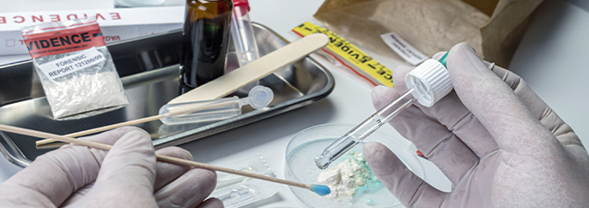 Test de drogas para uso en casa en Farmacia Albarreal, en Marchena, Sevilla