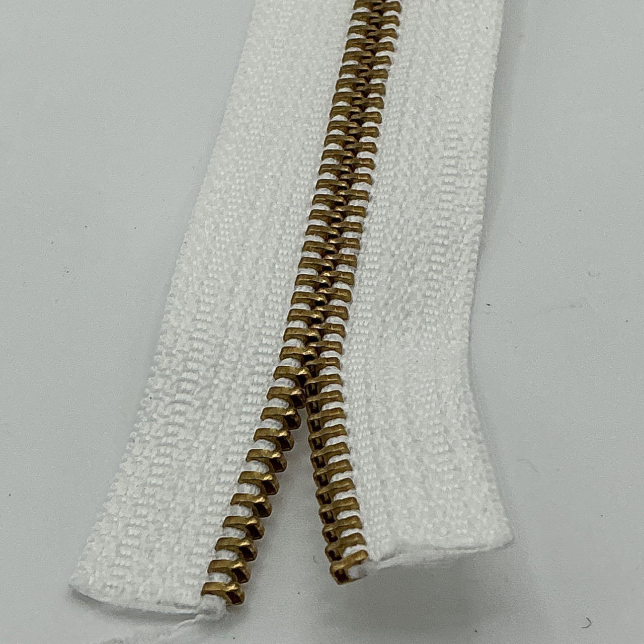 #5 BRASS CHAIN Zipper, 9/16