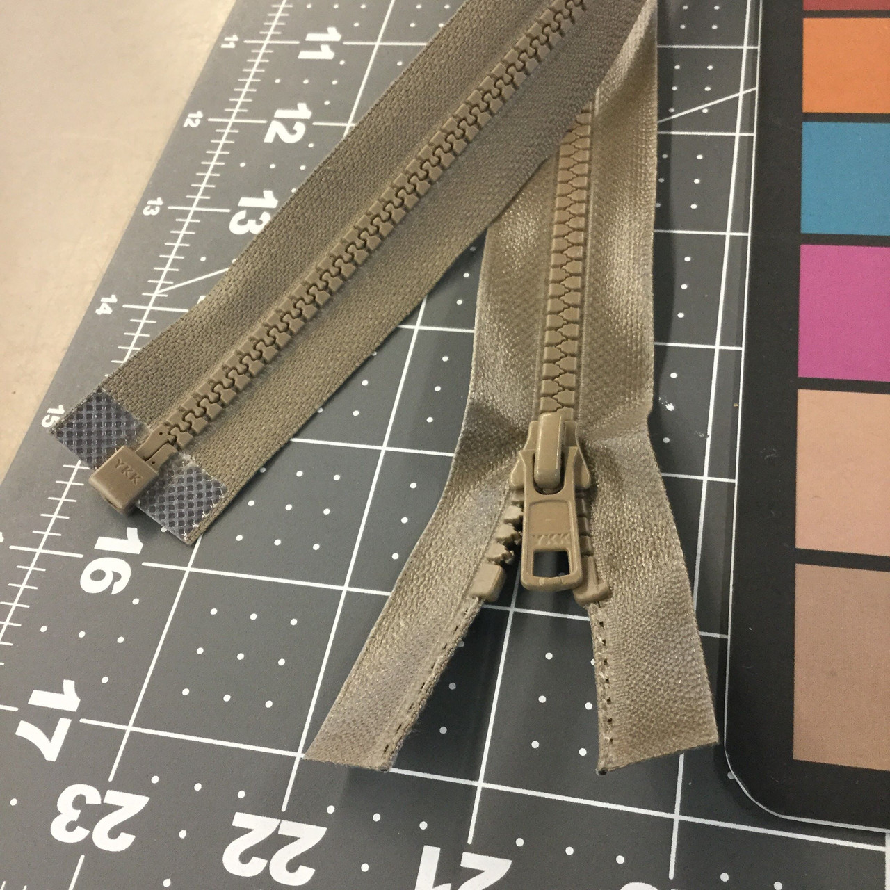 28.5 Molded Plastic Separating Zipper | Tan | Jacket Zipper