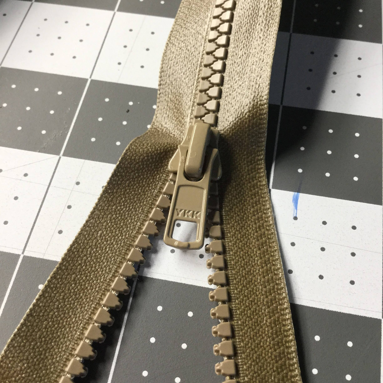 33.5 Molded Plastic Separating Zipper | Tan | Jacket Zipper