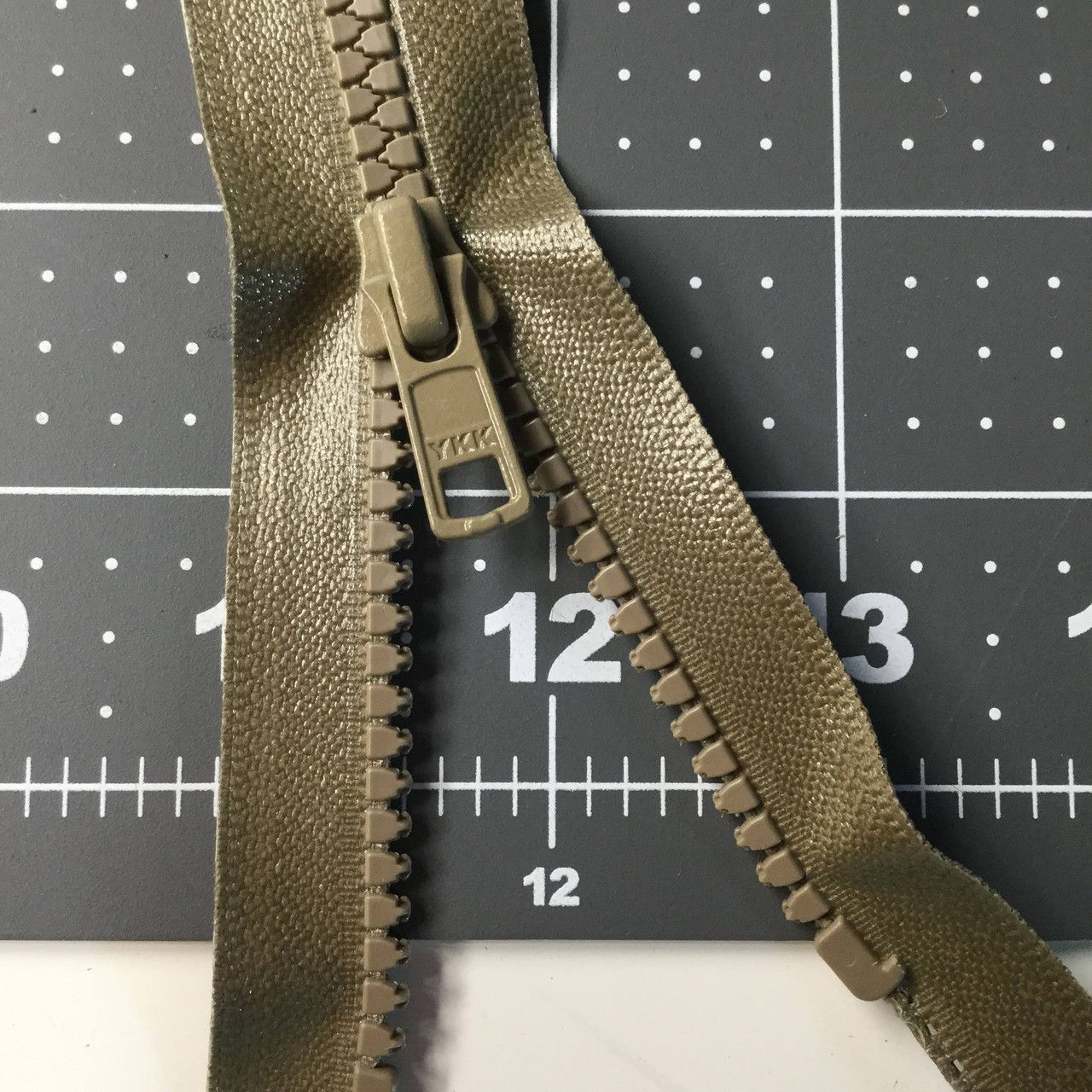 28 Inch Tan Separating Jacket Zipper | HEAVY DUTY Molded Plastic Chain  Zipper 
