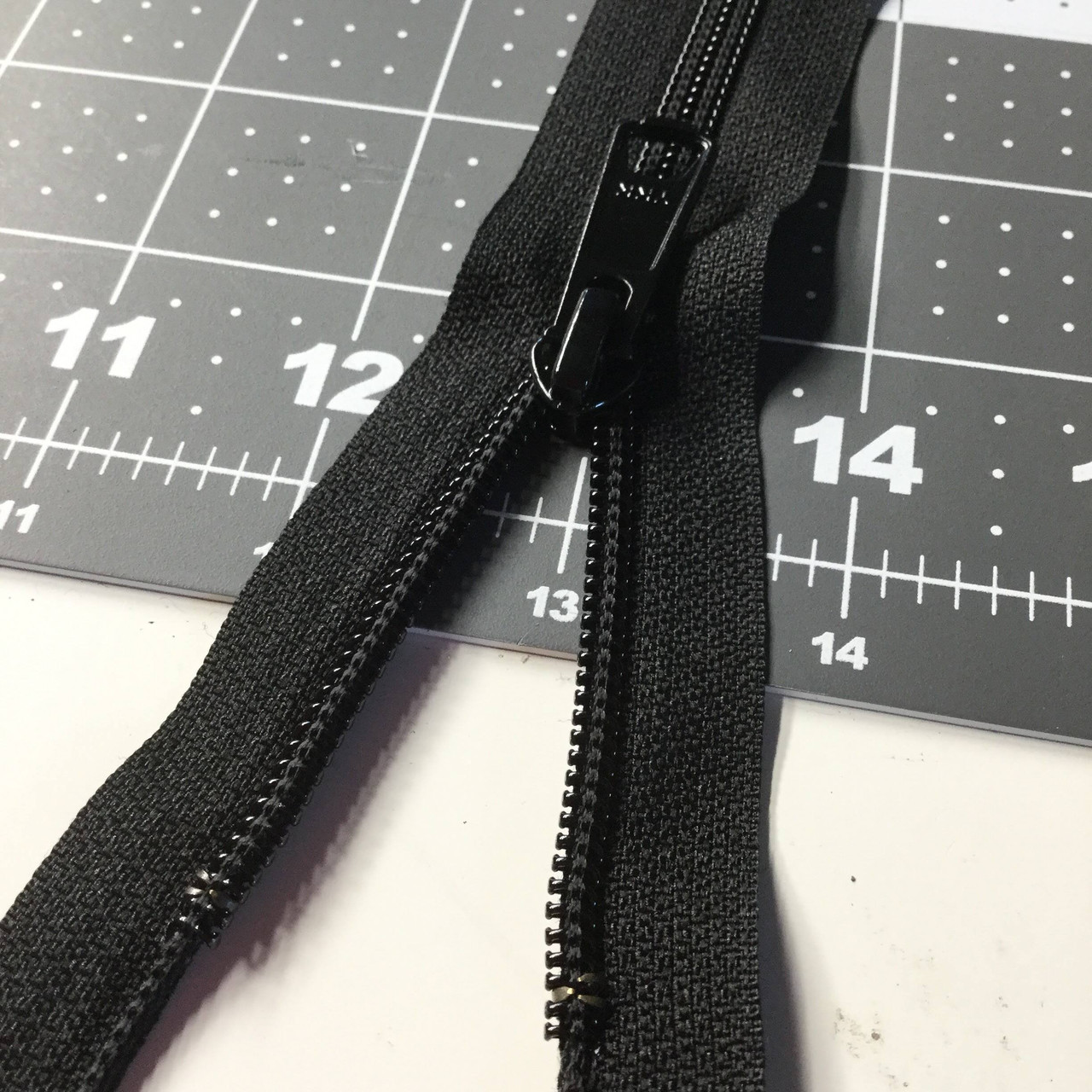 Polypropylene Black Metal Zipper, Size: 24mm