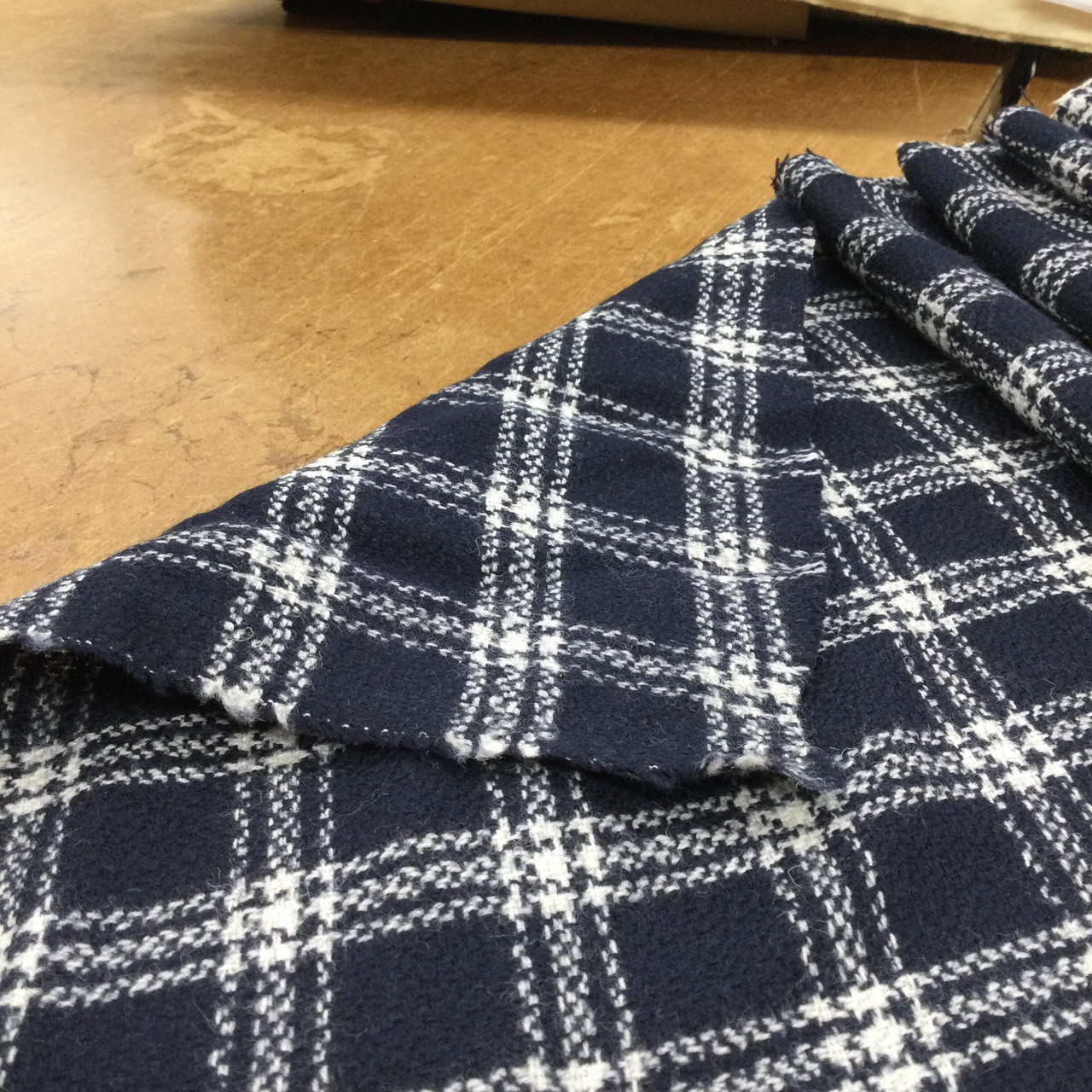 Yarn-Dyed Houndstooth Pattern Worsted Wool Fabric,Blue and Black Check and  Plaid, 61 Width,Sewing for Suits,Pants,Craft by The Yard : : Home  & Kitchen