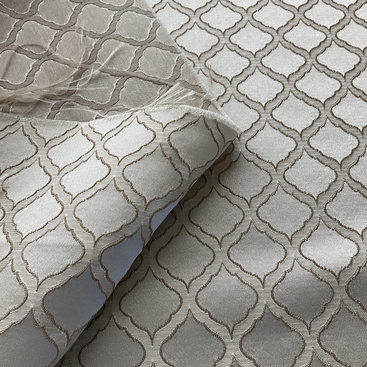 Eroica Pearlescent Novel Austen Jacquard Parchment | Medium