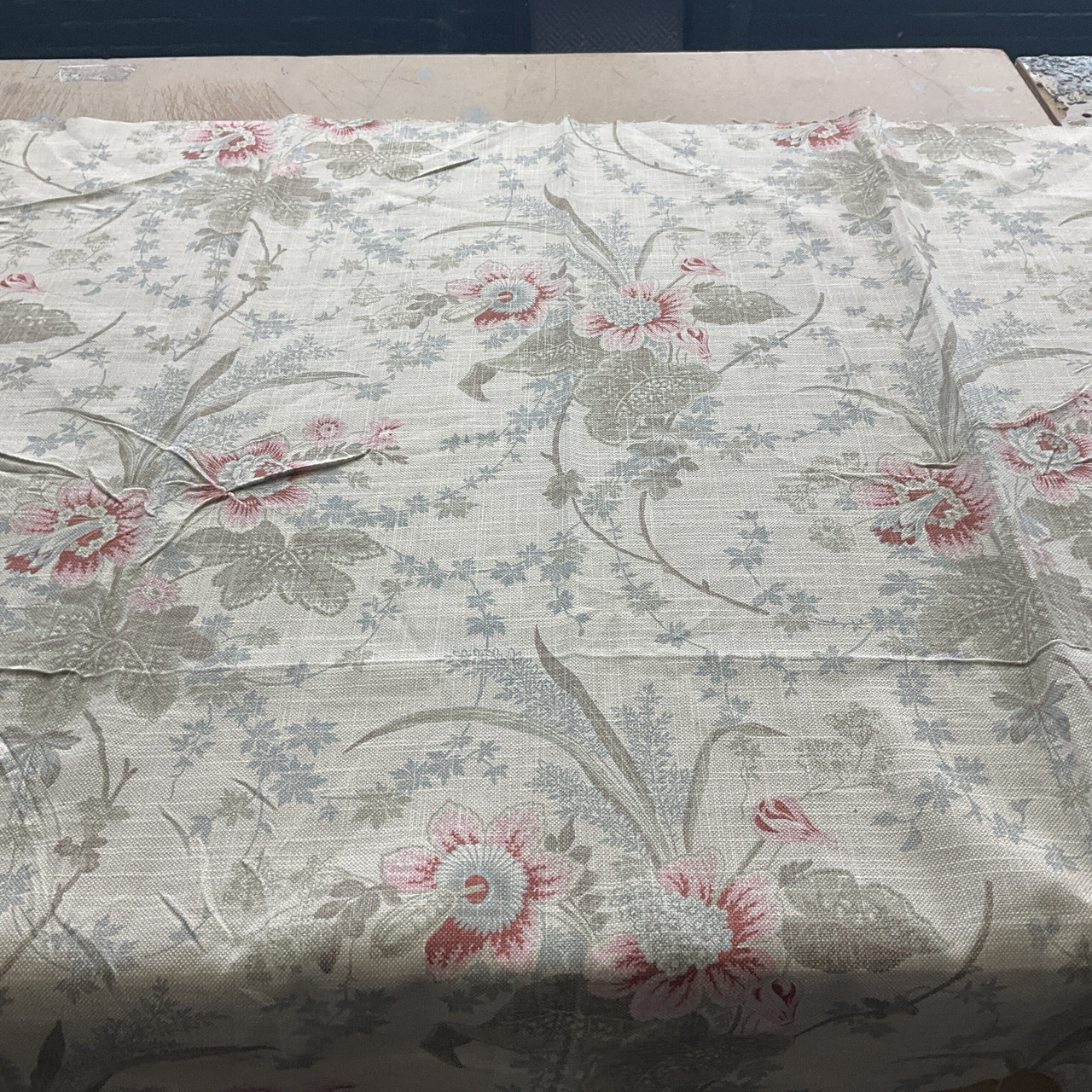 Waverly STONINGTON PARCHMENT 682140 Floral Linen Blend Upholstery And  Drapery Fabric