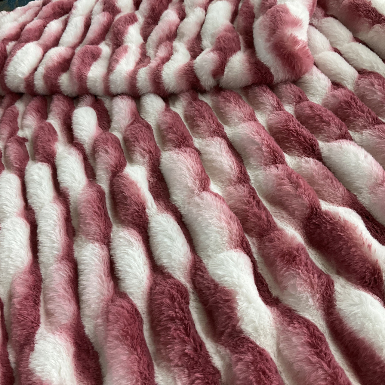 EZ Fabric Stretch Faux Fur Snow Chinchilla Snuggle White