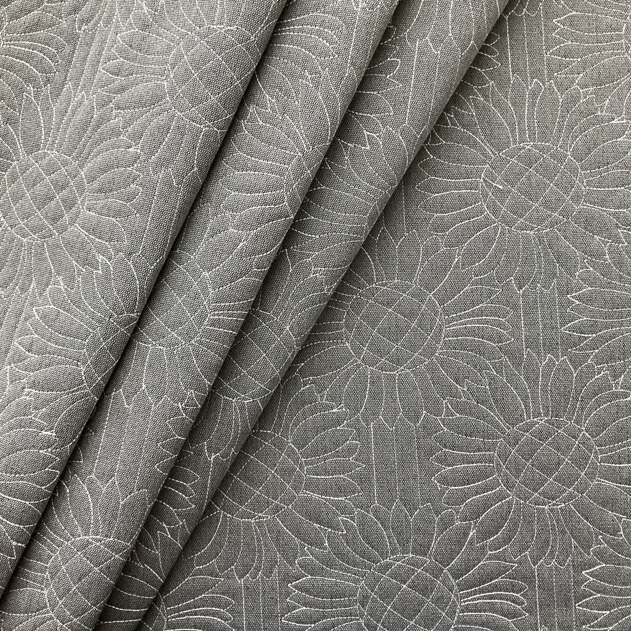 Performatex Q-Daisy Outdoor Woven | Charcoal Gray and White Sunflower  design pre-quilted | Medium Weight Outdoor, Woven Fabric | Home Decor  Fabric 