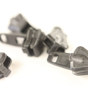 Ykk Marine Single Pull Sliders Black Plastic Zipper