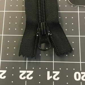20" Coil Zipper | Black | Bags / Pockets