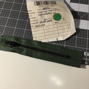 5.5in Green Metal Zipper 2 pack.