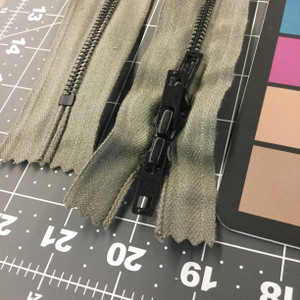 42.5 Metal Zipper - 3 pulls | Foliage Green | Military Repair | Duffel Bag