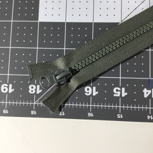 31" Molded Plastic Zipper - 2-pulls | Foliage Green  | Bag Zipper