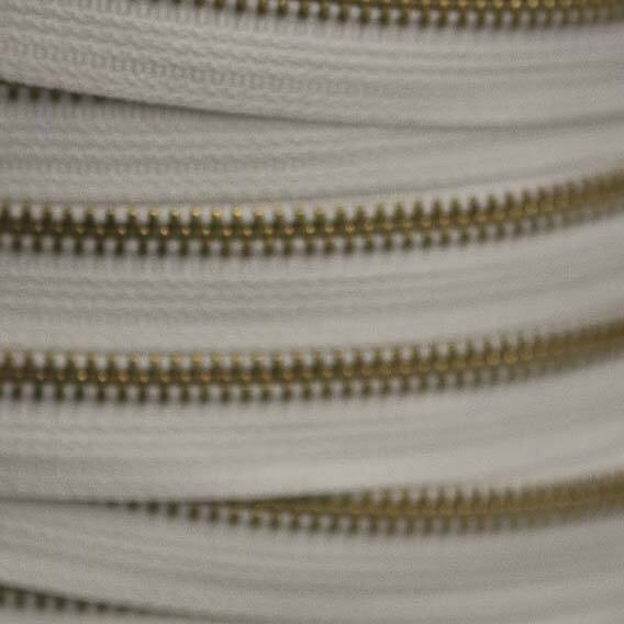 5Brasschainzipperwhite201