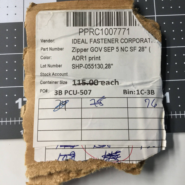 28 Inch Separating Jacket Zipper | Digital Desert Camouflage, Single Pull |