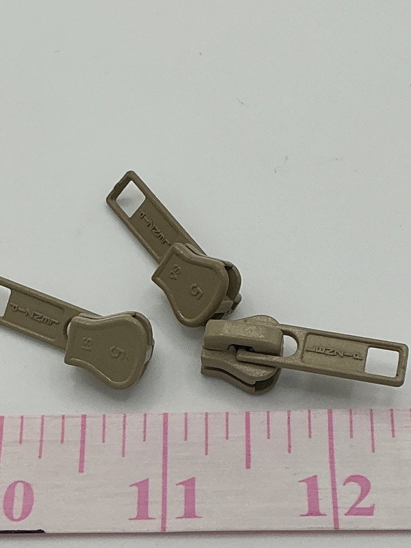 #5 MOLDED CHAIN BEIGE PULLS Single Pull / Self Locking