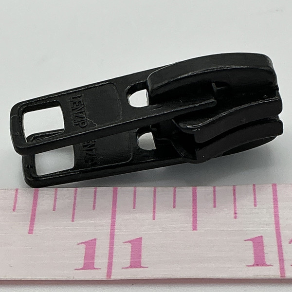 #10 MOLDED PULLS.   DOUBLE PULL BLACK 