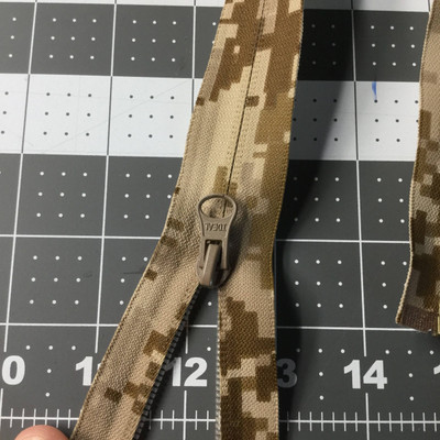 31 Inch Separating Jacket Zipper | Digital Desert Camouflage, Single Pull |