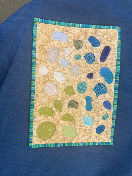 Class: Seaglass Applique Mini Table Runner with Sue | Friday April 17 | 5:30pm-8:00pm