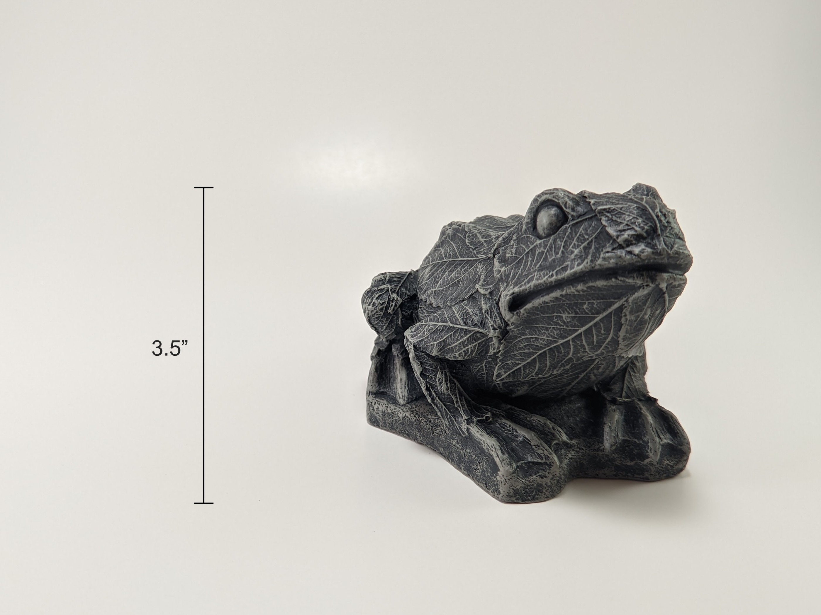 Leaf Frog Concrete Statue