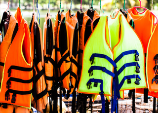 Expert Opinion on Lifejackets for Water Safety