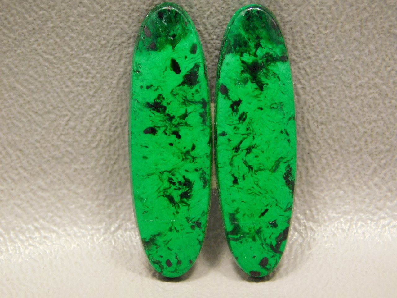 Maw Sit Sit Matched Pair Stone Cabochons Ovals Rare Green #12