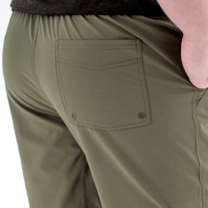 Kolt Short studio alt 2