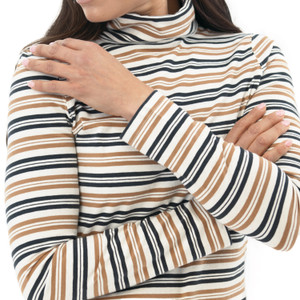 Mariela Organic Turtleneck studio alt 2