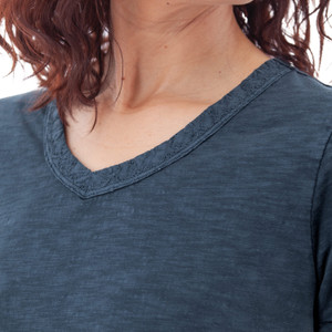Layla Organic Cotton V-Neck Tee studio alt2