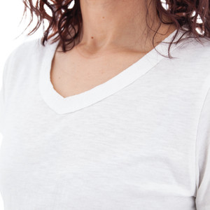 Layla Organic Cotton V-Neck Tee studio alt2