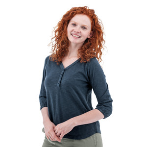 Este Organic Cotton V-Neck Henley studio alt1