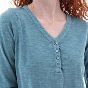 Este Organic Cotton V-Neck Henley studio alt2