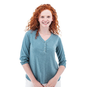 Este Organic Cotton V-Neck Henley studio