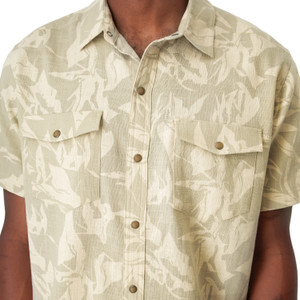 Liam Pearl Snap Printed Shirt Moss detail