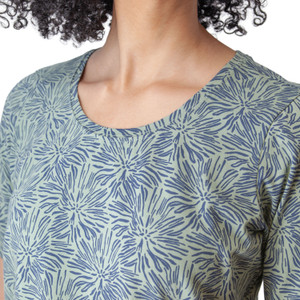 Daystar Elbow Sleeve Printed Top Jadeite Green detail