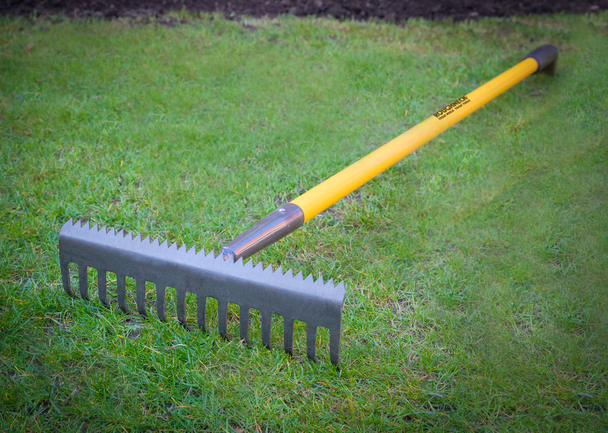 Roughing Rake Roughneck Sharp Edge 14 Inch Soil Rake 350mm (ROU68302) - Howarth ...
