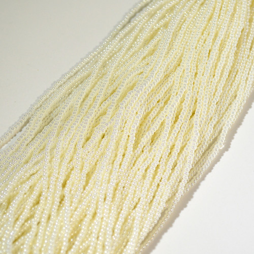 11/0 Off White Opaque Ceylon Czech Seed Bead 