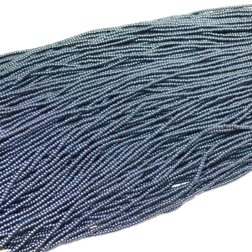 11/0 Pearlized Turquoise Jet Terra Czech Seed Bead | Hank