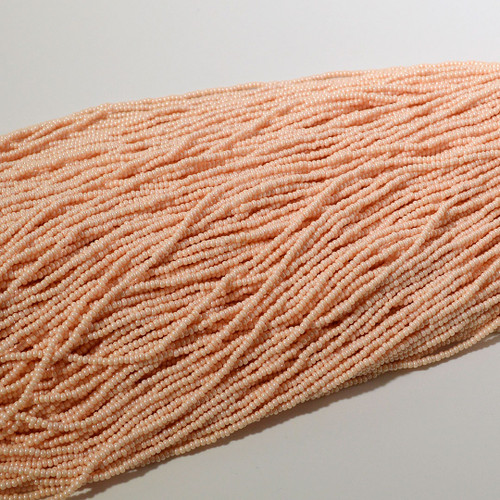 11/0 Pearl Peach Chalk Luster Terra Czech Seed Bead | Hank