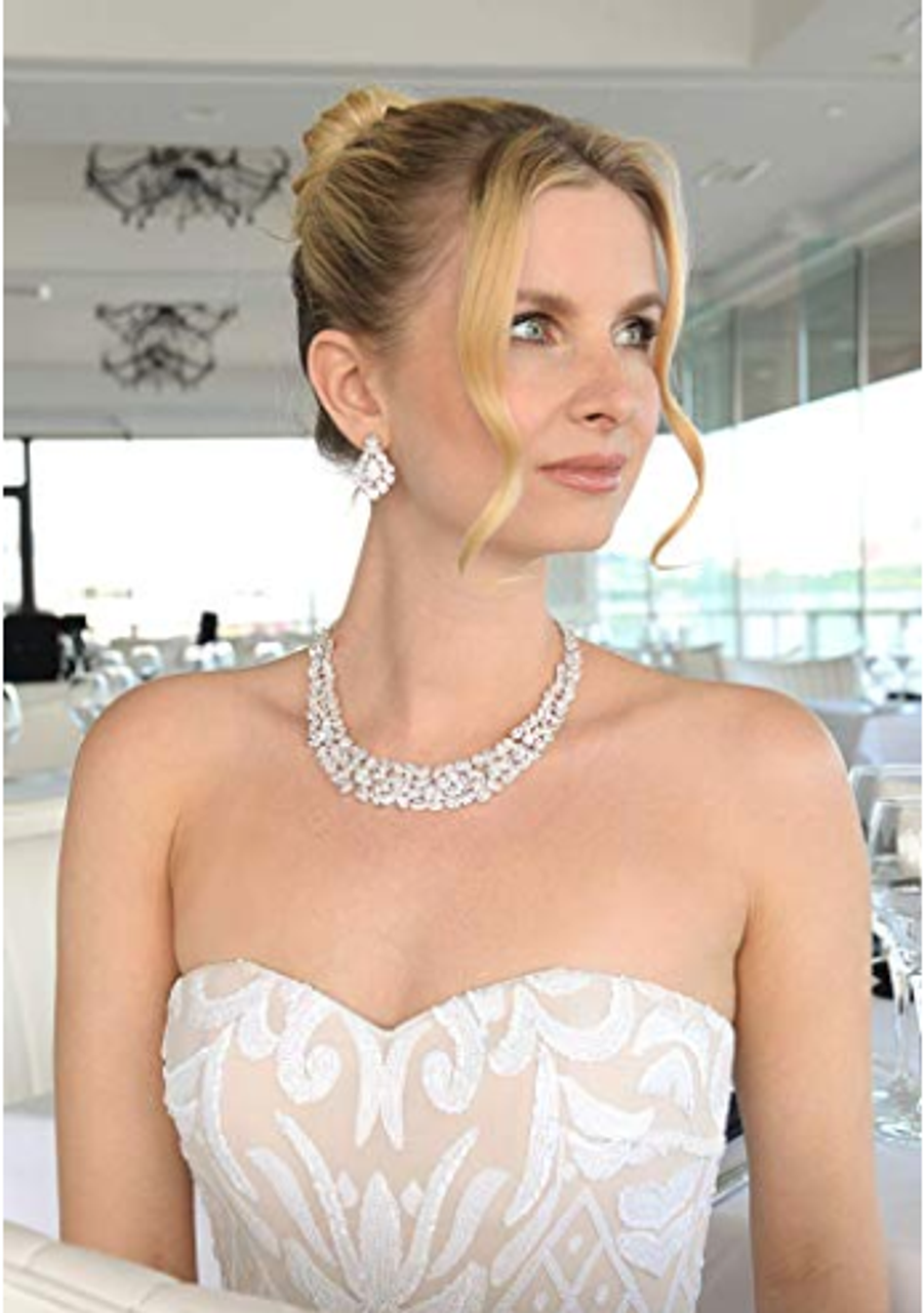 5 Breathtaking Necklace For A Wedding Dress