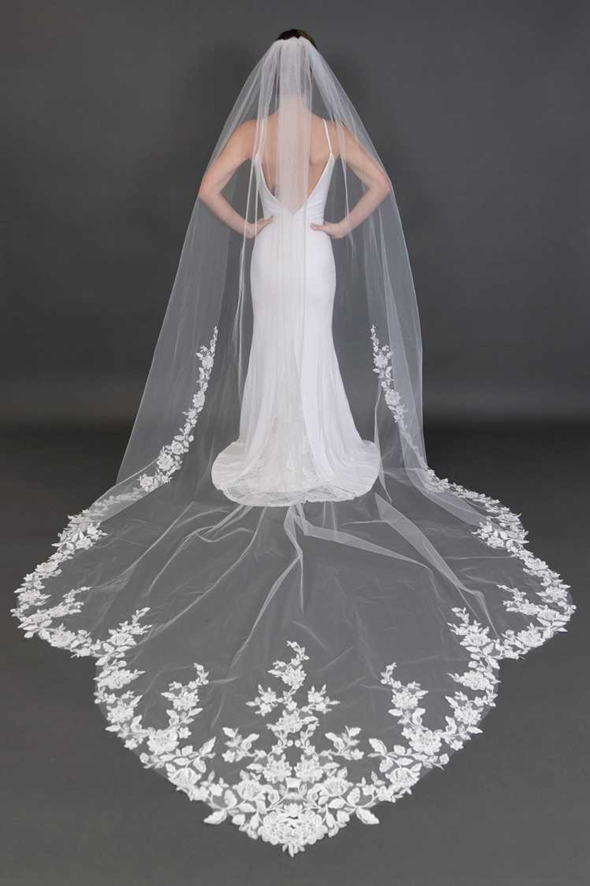 Lace Applique Pearl Scalloped Mid-Length Veil