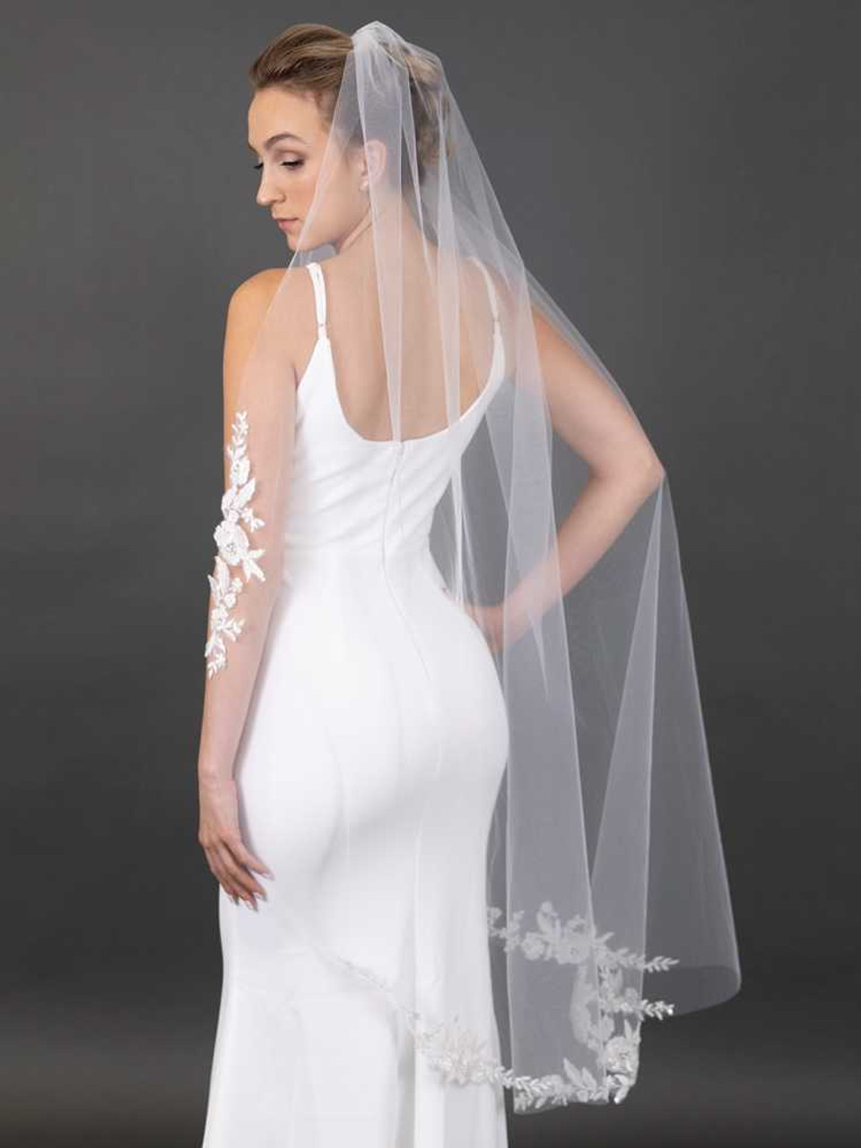 Illusions Bridal Veils Style AR7-581- Corded Edge - Waltz Length