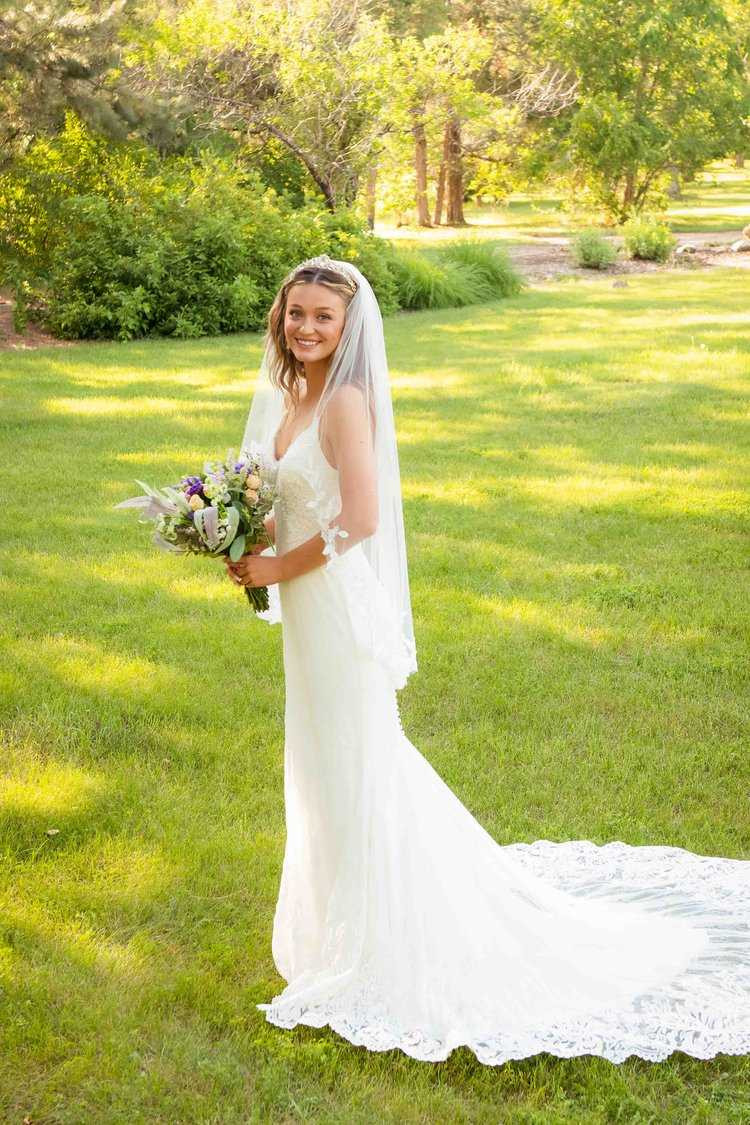 Fingertip Wedding Veil CF271 with Leafy Lace Edge