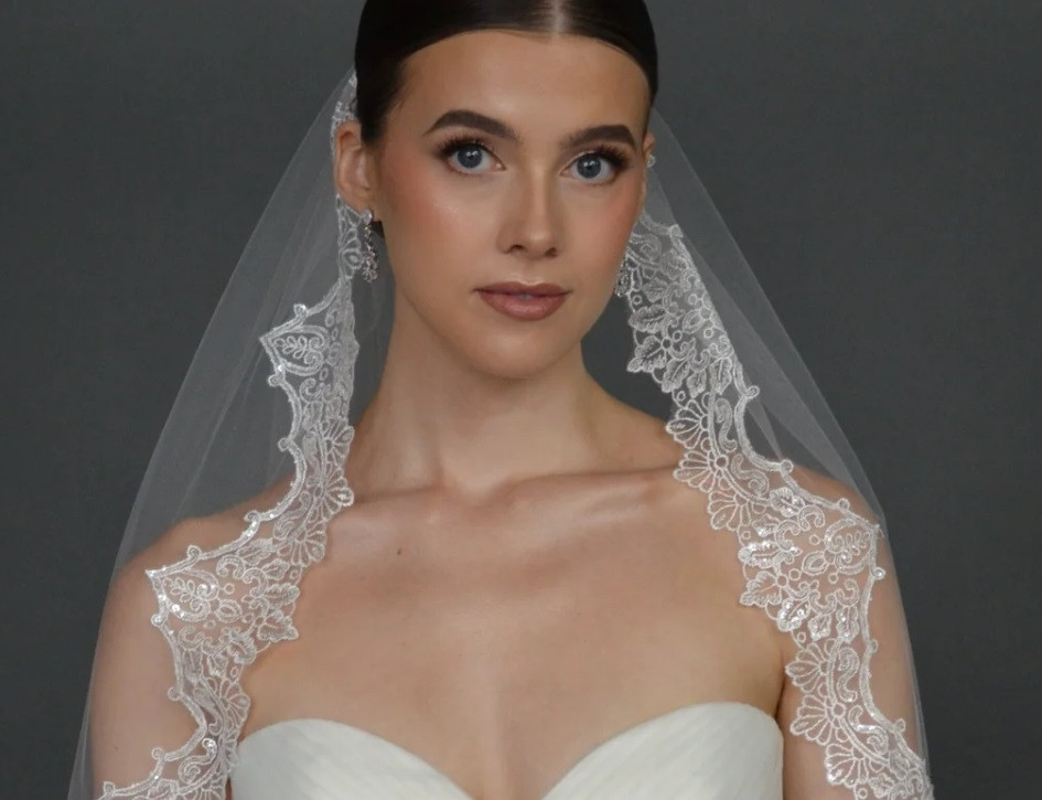 Royal Cathedral Wedding Veil with Floral lace Ansonia V915L display picture 1