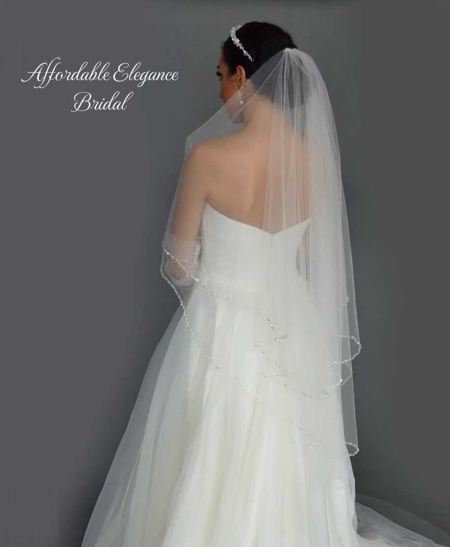 Two Layer Crystal Beaded Knee Length Wedding Veil V904 display picture 2