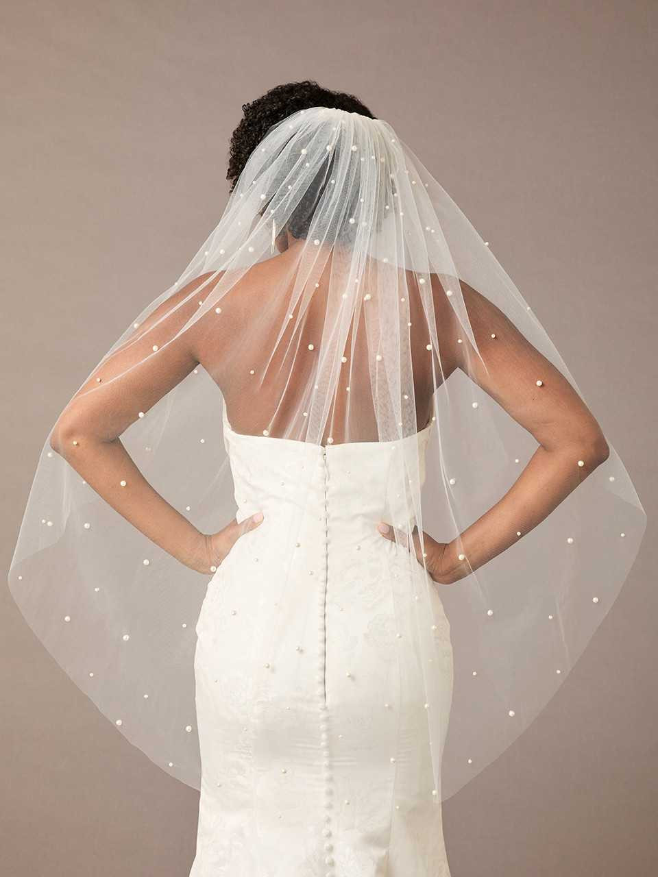Scattered Pearl Fingertip Wedding Veil V2586SF