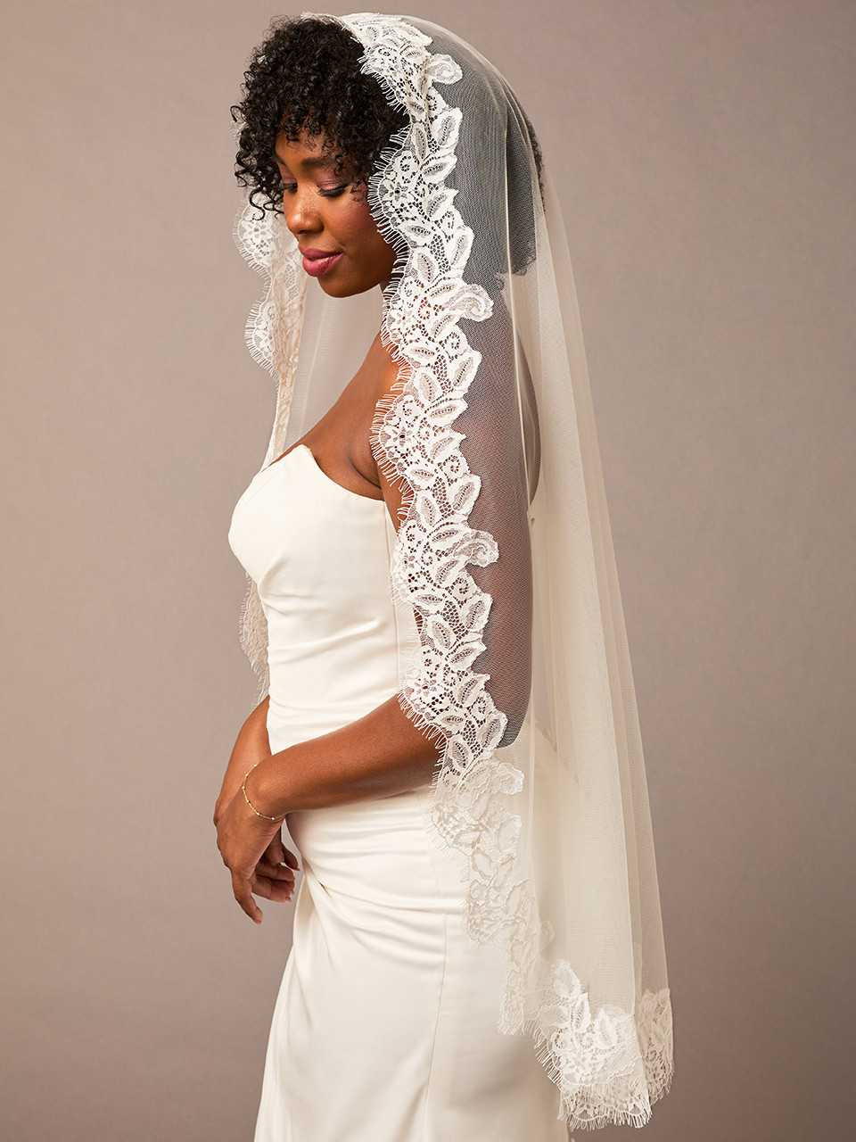 Fingertip Chantilly Lace Mantilla Wedding Veil V2692SF-ML