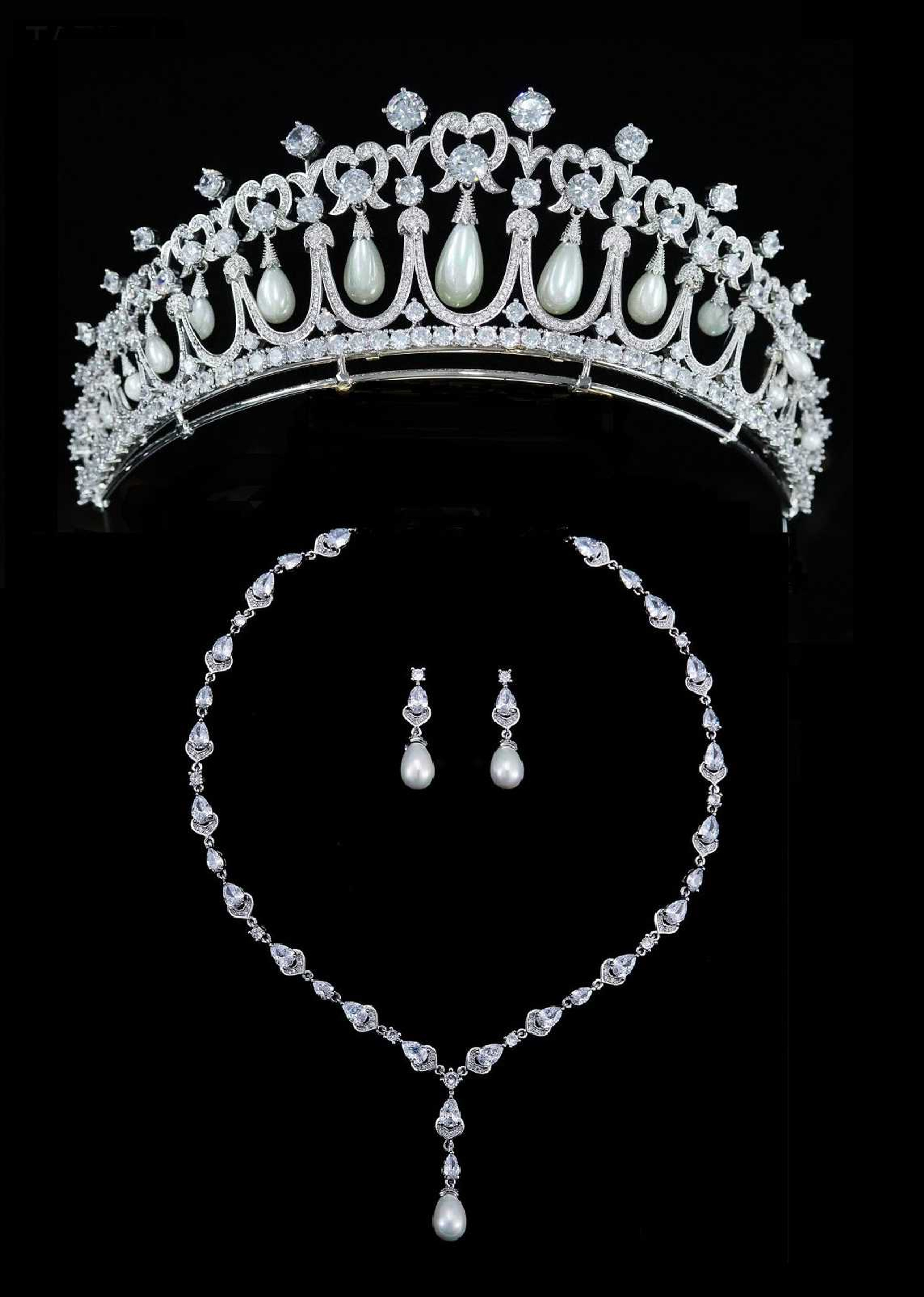 Lover's Knot Replica Wedding Tiara with Jewelry Set