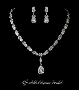 Glamorous Cubic Zirconia Pendant Wedding Jewelry Set Glamorous Cubic Zirconia Pendant Wedding Jewelry Set