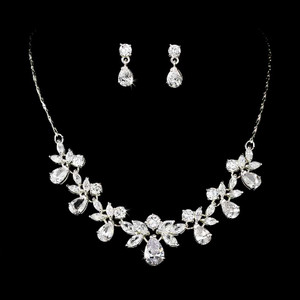 Stunning CZ Crystal Bridal Necklace and Earring Jewelry Set Stunning CZ Crystal Bridal Necklace and Earring Jewelry Set